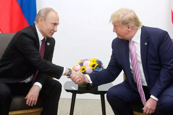 Путин поздравил Трампа с победой на выборах президента США
Путин поздравил Трампа с победой на выборах президента США