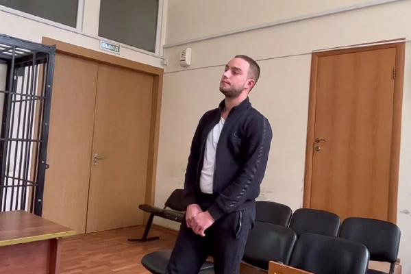 Устроивший гонки с полицией в Краснодаре водитель иномарки арестован на 15 суток
Устроивший гонки с полицией в Краснодаре водитель иномарки арестован на 15 суток