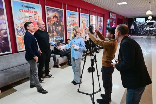 В Краснодаре участники «Квартета И» представили свой новый фильм «Один день в Стамбуле»
В Краснодаре участники «Квартета И» представили свой новый фильм «Один день в Стамбуле»