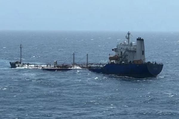 Пятна в море. Чем грозит разлив мазута после ЧП с танкерами?
Пятна в море. Чем грозит разлив мазута после ЧП с танкерами?