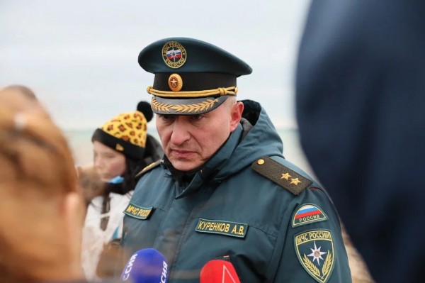 Александр Куренков и Вениамин Кондратьев оценили состояние берега в поселке Веселовка