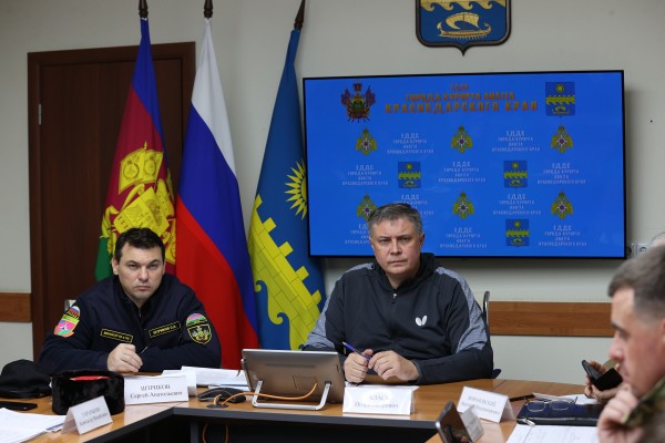 В работах по ликвидации последствий ЧС в Анапе и Темрюкском районе 26 декабря участвовали 7,8 тысячи человек