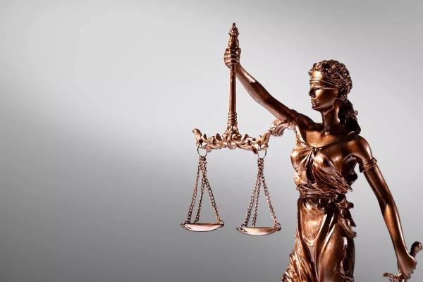 
Тюменец пойдёт под суд за угрозы семье местного бизнесмена                    