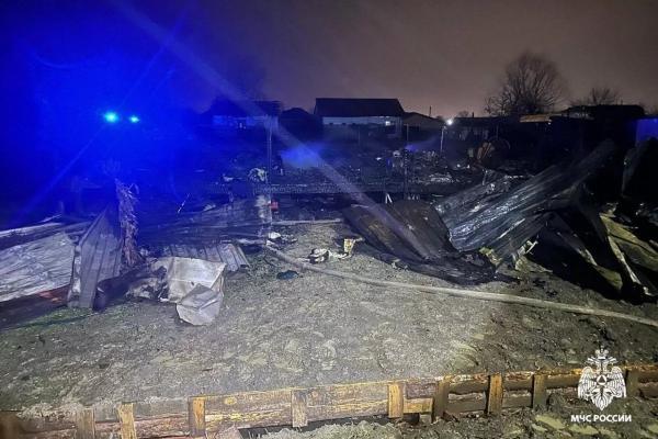 Три женщины заживо сгорели в частном доме в Краснодаре
Три женщины заживо сгорели в частном доме в Краснодаре