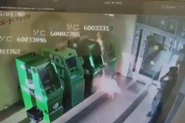
Уголовное дело возбуждено после поджога банкомата в Краснодаре                    