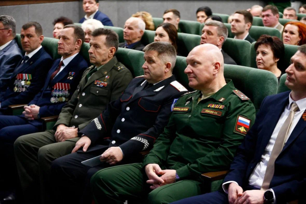 Победителей краевого конкурса памяти маршала Жукова наградили в центре &laquo;Патриот&raquo;