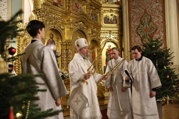 Вениамин Кондратьев поздравил жителей Краснодарского края с праздником Рождества Христова Вениамин Кондратьев поздравил жителей Краснодарского края с праздником Рождества Христова