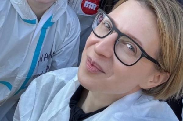 
Ведущая Яна Чурикова приехала в Анапу на место ликвидации ЧС    
