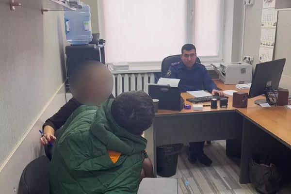СК задержал мужчину, напавшего на сотрудников ДПС на ул. Тургенева в Краснодаре
СК задержал мужчину, напавшего на сотрудников ДПС на ул. Тургенева в Краснодаре