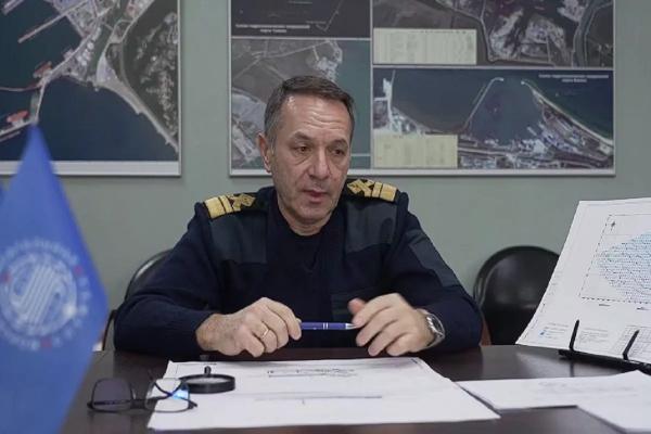 
В Морспасслужбе рассказали о сложностях в организации работ по откачке мазута с затонувших фрагментов судов                    
