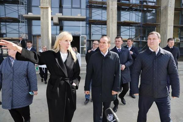 
Губернатор Кубани Вениамин Кондратьев оценил темпы строительства школы-интерната для одаренных детей &laquo;Поколение&raquo; в Краснодаре                    