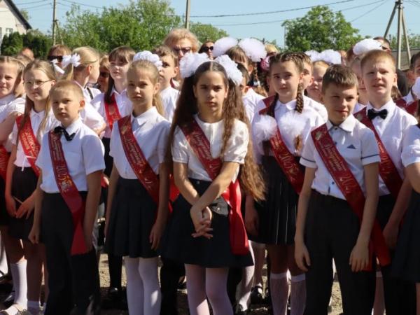 
Губернатор поздравил кубанских выпускников с Последним звонком    