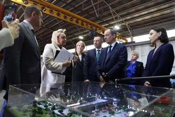 
Председатель Законодательного Собрания Краснодарского края Юрий Бурлачко провел рабочий день в Гулькевичском муниципальном районе                    