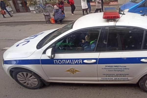 Полиция Краснодара проверила дом пострадавшей от издевательства пенсионерки
Полиция Краснодара проверила дом пострадавшей от издевательства пенсионерки