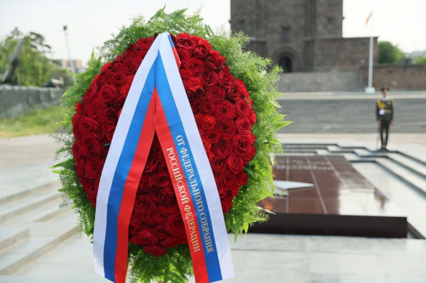 Вениамин Кондратьев проводит рабочий день в Ереване