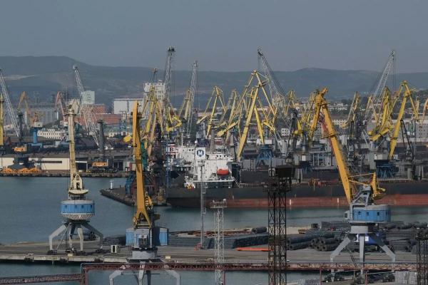 Более 20 млрд рублей вложат в модернизацию перевалочных комплексов морпортов Тамани и Новороссийска
Более 20 млрд рублей вложат в модернизацию перевалочных комплексов морпортов Тамани и Новороссийска