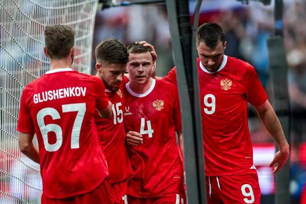 Сборная России сыграла вничью с Нигерией
Сборная России сыграла вничью с Нигерией
