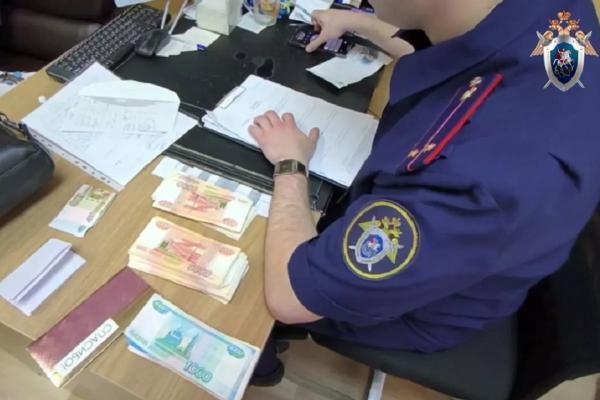 
В Краснодаре завотделением медицинского учреждения задержан за взятку                    