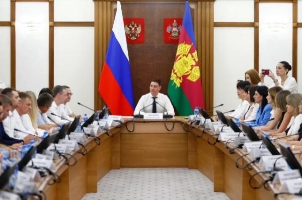 В Краснодарском крае отметили лучших сотрудников МФЦ
В Краснодарском крае отметили лучших сотрудников МФЦ