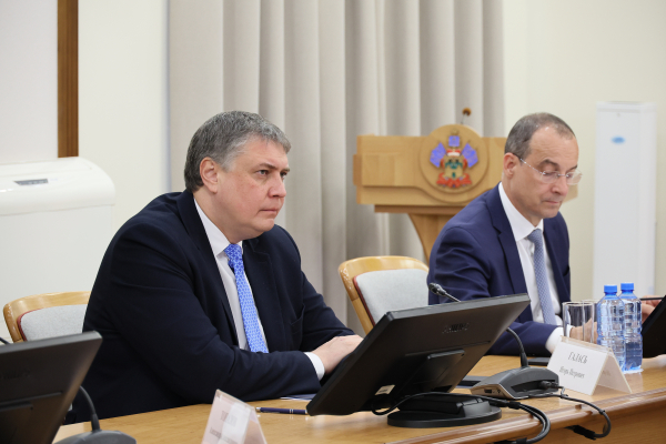 Вениамин Кондратьев: Чтобы свести к минимуму молодежную преступность, надо предоставить детям возможность разнообразного отдыха и дополнительного образования Вениамин Кондратьев: Чтобы свести к минимуму молодежную преступность, надо предоставить детям возможность разнообразного отдыха и дополнительного образования
