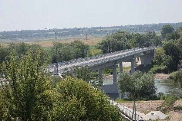 Губернатор Вениамин Кондратьев открыл движение по новому мосту через реку Кубань в Усть-Лабинском районе
Губернатор Вениамин Кондратьев открыл движение по новому мосту через реку Кубань в Усть-Лабинском районе