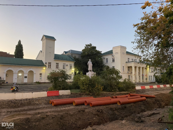 В Краснодаре вырубят более 1,1 тыс. деревьев для строительства развязки между Володарского и Шевченко. Посмотрели на них в последний раз В Краснодаре вырубят более 1,1 тыс. деревьев для строительства развязки между Володарского и Шевченко. Посмотрели на них в последний раз