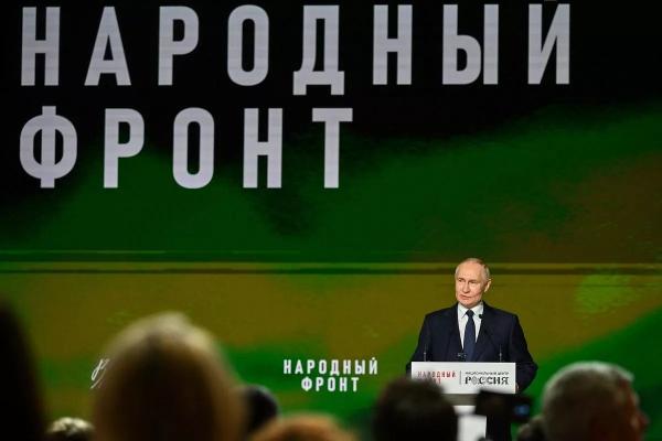 
Владимир Путин вручил россиянам премию &laquo;Всё для Победы!&raquo;                    