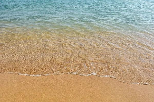 Черное море на курортах Краснодарского края продолжает остывать
Черное море на курортах Краснодарского края продолжает остывать
