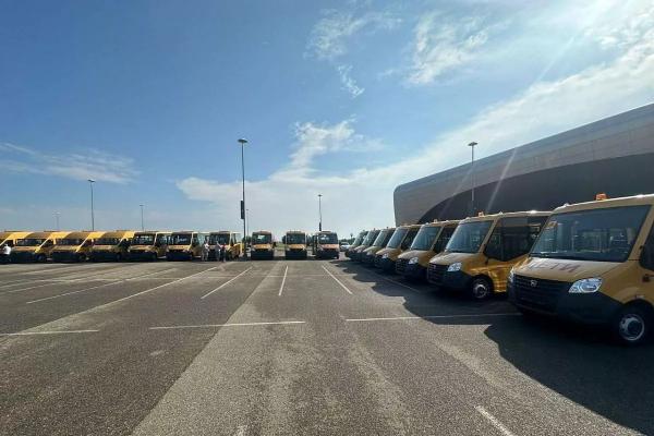 
В 2025 году в школы Краснодарского края передадут 64 новых автобуса                    