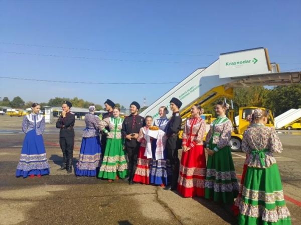 
В Краснодаре приземлился первый после трехлетней паузы пассажирский рейс    