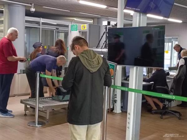 
В Краснодаре приземлился первый после трехлетней паузы пассажирский рейс    