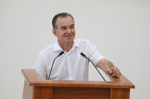 Вячеслав Володин и Вениамин Кондратьев пообщались со студентами и профессорско-преподавательским составом Кубанского госуниверситета Вячеслав Володин и Вениамин Кондратьев пообщались со студентами и профессорско-преподавательским составом Кубанского госуниверситета