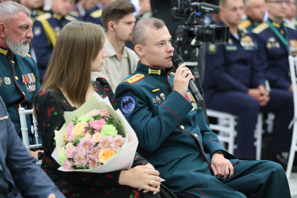 Вениамин Кондратьев обсудил инициативы участников спецоперации по развитию региона