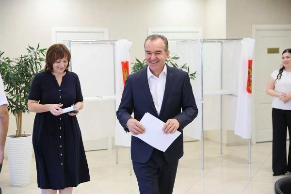 
Вениамин Кондратьев проголосовал на выборах губернатора Краснодарского края                    