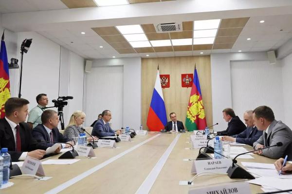 За последние десять лет в Краснодарском крае заменили более 1100 километров ветхих сетей
За последние десять лет в Краснодарском крае заменили более 1100 километров ветхих сетей