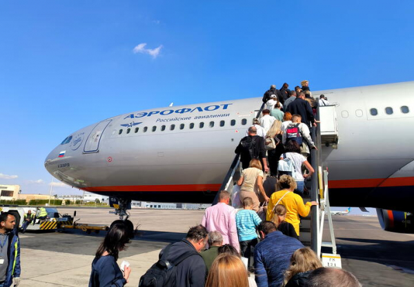 Куда можно улететь из Краснодара: аэропорт расширил географию полётов
Куда можно улететь из Краснодара: аэропорт расширил географию полётов