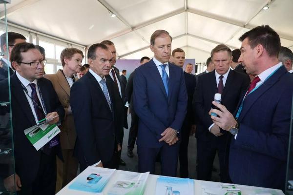 Губернатор Вениамин Кондратьев принял участие в главной стратегической сессии международного форума «Биопром» в Геленджике
Губернатор Вениамин Кондратьев принял участие в главной стратегической сессии международного форума «Биопром» в Геленджике