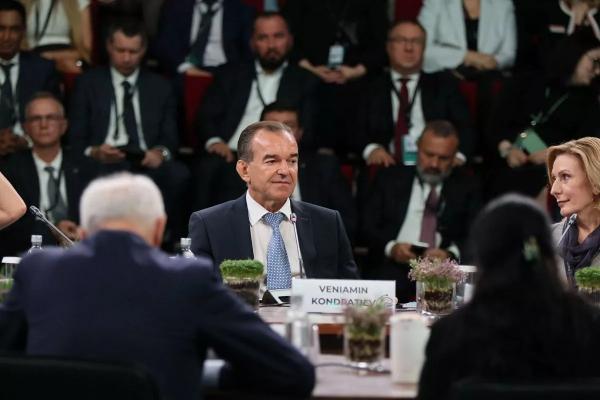 Губернатор Вениамин Кондратьев принял участие в главной стратегической сессии международного форума «Биопром» в Геленджике
Губернатор Вениамин Кондратьев принял участие в главной стратегической сессии международного форума «Биопром» в Геленджике