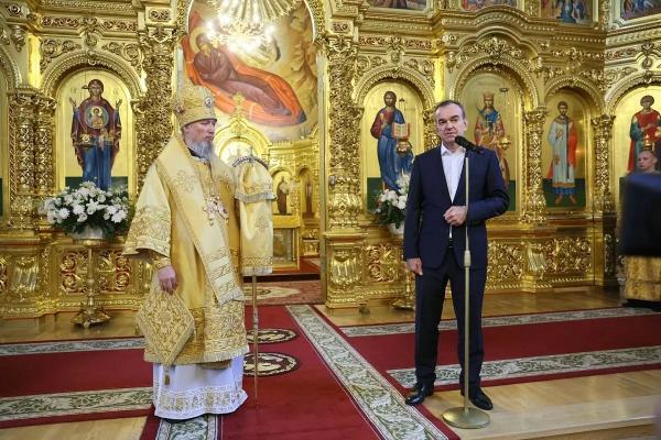 
Вениамин Кондратьев поздравил митрополита Екатеринодарского и Кубанского Василия с днем рождения                    
