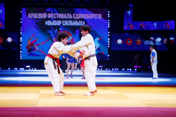 Вениамин Кондратьев: Краевой фестиваль единоборств «Выбор сильных» объединил 300 юных спортсменов из 13 муниципалитетов Вениамин Кондратьев: Краевой фестиваль единоборств «Выбор сильных» объединил 300 юных спортсменов из 13 муниципалитетов