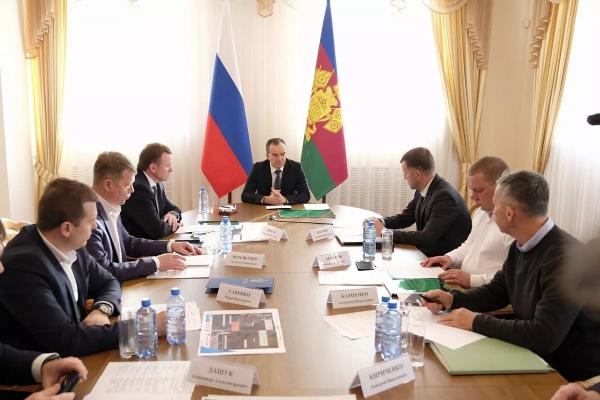 Кондратьев поручил проводить обновление дорог Краснодара с минимальными неудобствами для жителей
Кондратьев поручил проводить обновление дорог Краснодара с минимальными неудобствами для жителей