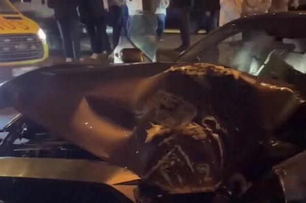 В Краснодаре водитель «Мустанг» влетел в столб, пострадал 13-летний мальчик
В Краснодаре водитель «Мустанг» влетел в столб, пострадал 13-летний мальчик