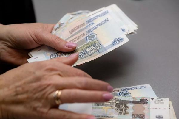 
На Кубани магазин заплатит женщине 200 тыс. за сломанную на обледеневших ступеньках ногу                     