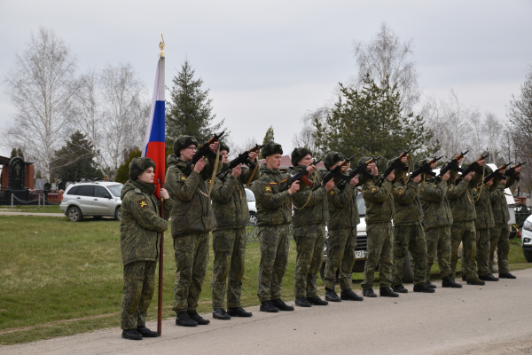 В Абинске перезахоронили 29 бойцов Красной Армии В Абинске перезахоронили 29 бойцов Красной Армии
