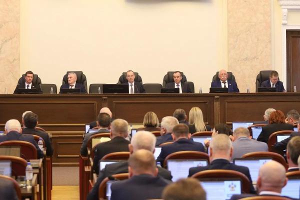 
Вениамин Кондратьев: &laquo;В 2026 году на сбалансированность бюджетов муниципалитетов выделяем 1,5 миллиарда рублей&raquo;                    