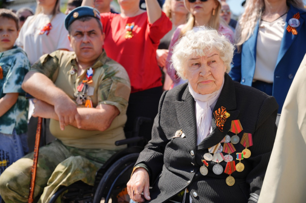 В Новороссийске провели военный парад в честь 81-й годовщины Великой Победы