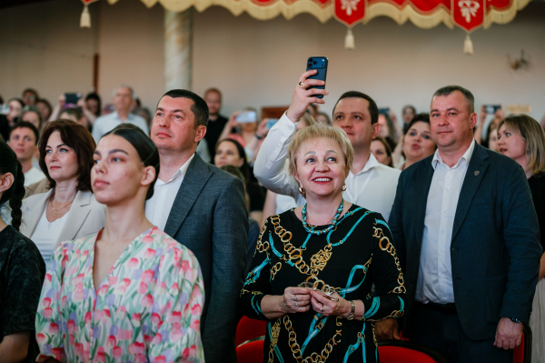 Краснодар принимает лучшие любительские творческие коллективы Южного и Северо-Кавказского федеральных округов Краснодар принимает лучшие любительские творческие коллективы Южного и Северо-Кавказского федеральных округов