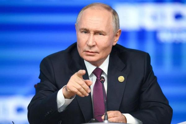
Путин объявил перемирие 8 и 9 мая                    
