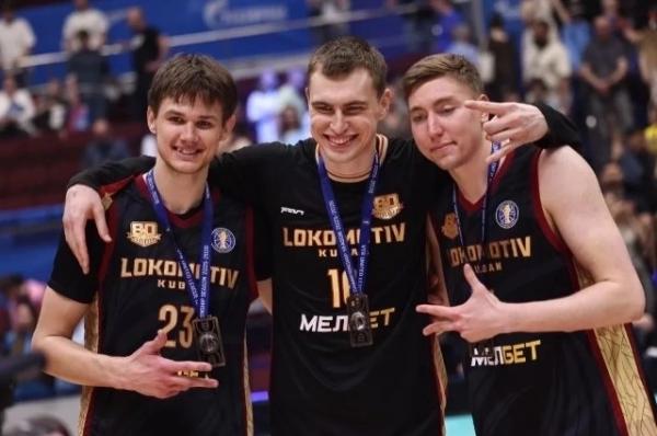 «Локомотив-Кубань» обыграл «Зенит» и взял бронзу Единой лиги
«Локомотив-Кубань» обыграл «Зенит» и взял бронзу Единой лиги