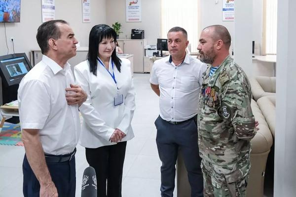 Губернатор Вениамин Кондратьев посетил краевое отделение фонда «Защитники Отечества»
Губернатор Вениамин Кондратьев посетил краевое отделение фонда «Защитники Отечества»